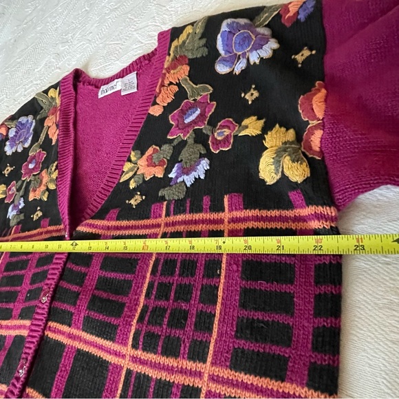 Vintage That's Me! Embroidery Flowers Sweater Cardigan L - Picture 12 of 16